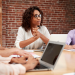 O Instituto Econacional destaca que qualidade de vida é base para o progresso econômico das comunidades.