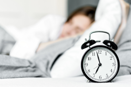 Como o sono otimizado acelera a recuperação muscular e potencializa o desempenho esportivo, com orientação de Gustavo Luíz Guilherme Pinto.