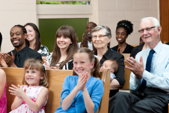 Fé em Segundo Plano em um Mundo Guiado por Tecnologia, Dinheiro e Poder