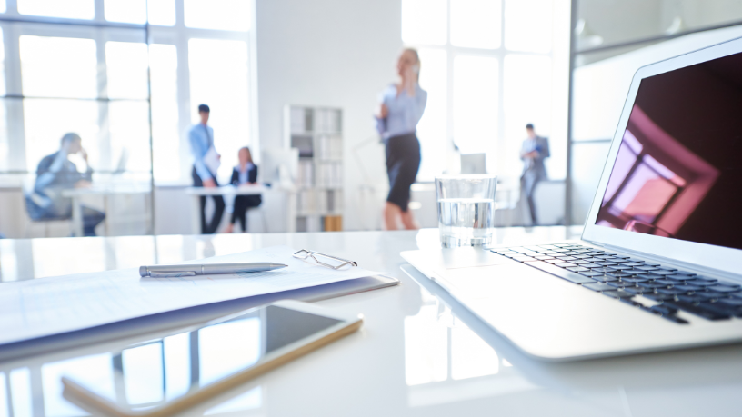 No cotidiano corporativo, a aplicação estratégica da IA redefine processos e amplia resultados, como ressalta Andre de Barros Faria.