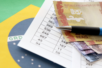 Espírito Santo acompanha avanço da economia brasileira: o que os novos indicadores significam para empregos e investimentos no estado?