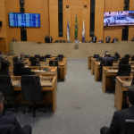 Projeto que muda regras de licitação no Espírito Santo é aprovado às pressas e divide a Ales