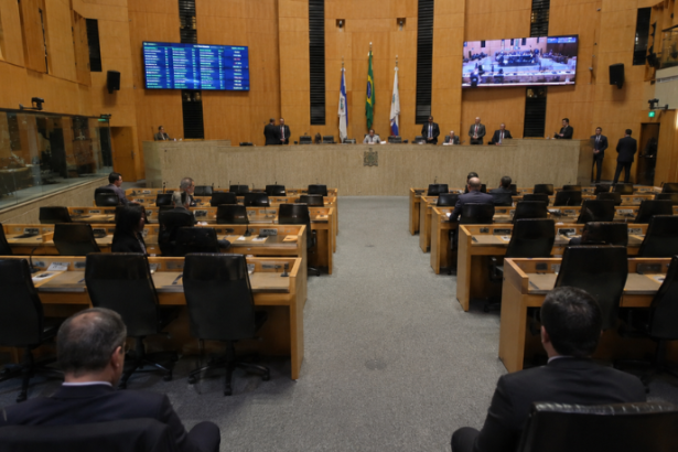 Projeto que muda regras de licitação no Espírito Santo é aprovado às pressas e divide a Ales